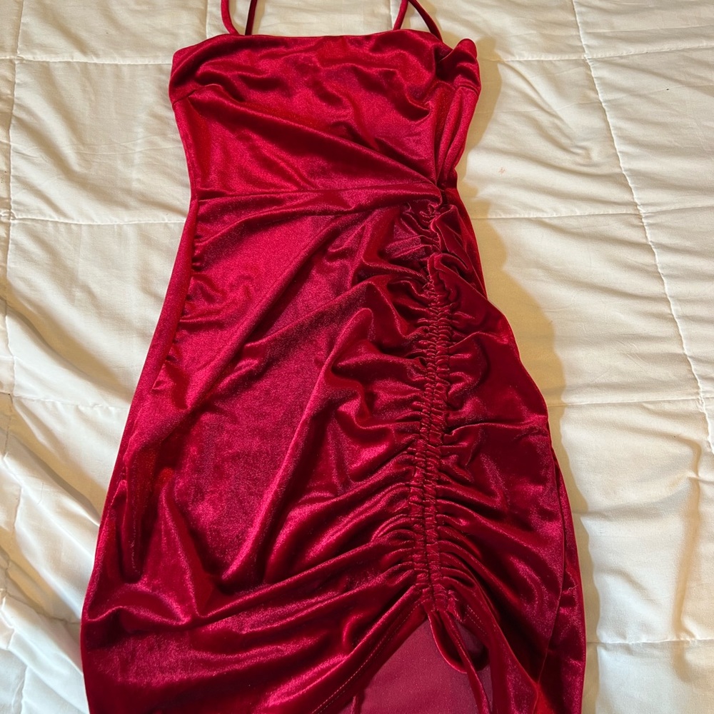 red velvet mini bodycon dress